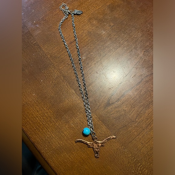 18” Justin Boots Faux Turquoise Bull/Steer Necklace - Picture 2 of 3